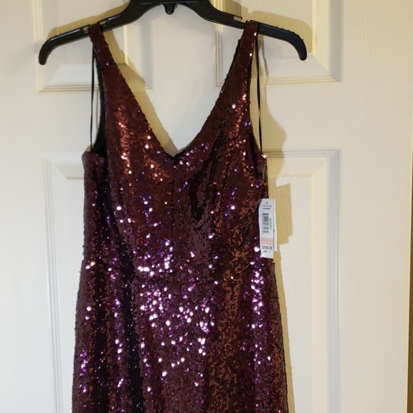 Nightway Sequined V-Neck Formal Evening Gown Dress - Picture 5 of 8
